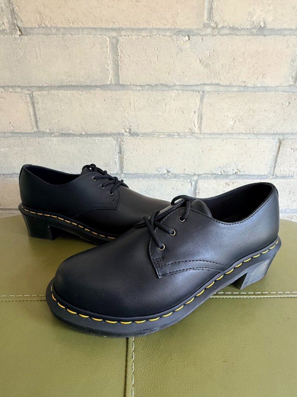 Dr. Martens Amory heeled oxford size US W 11 / UK 43. EUC